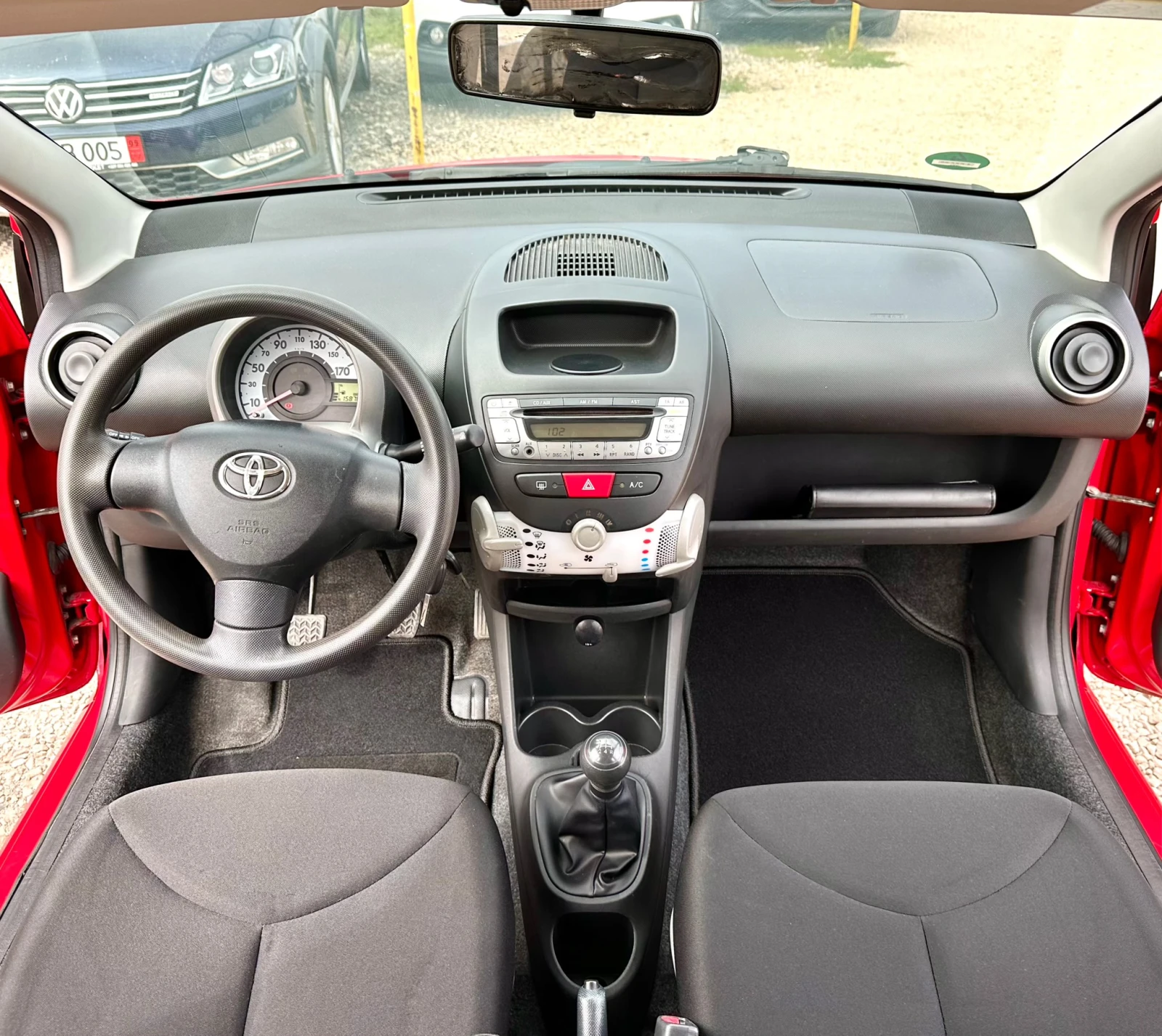 Toyota Aygo 1.0i 68HP - изображение 10