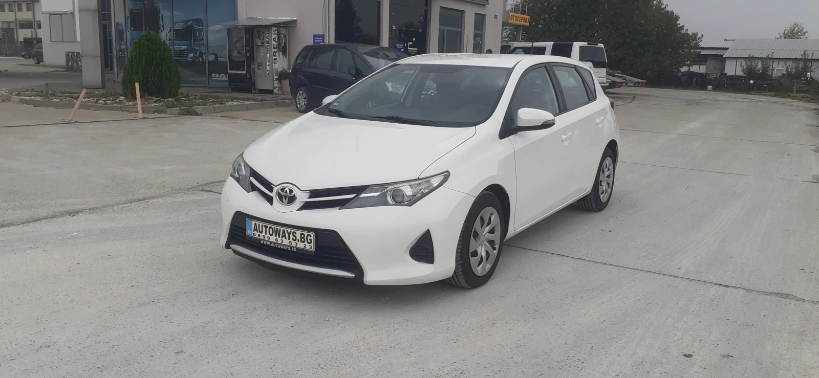 Toyota Auris 1.3 VVT-i 99 k.c. - изображение 7