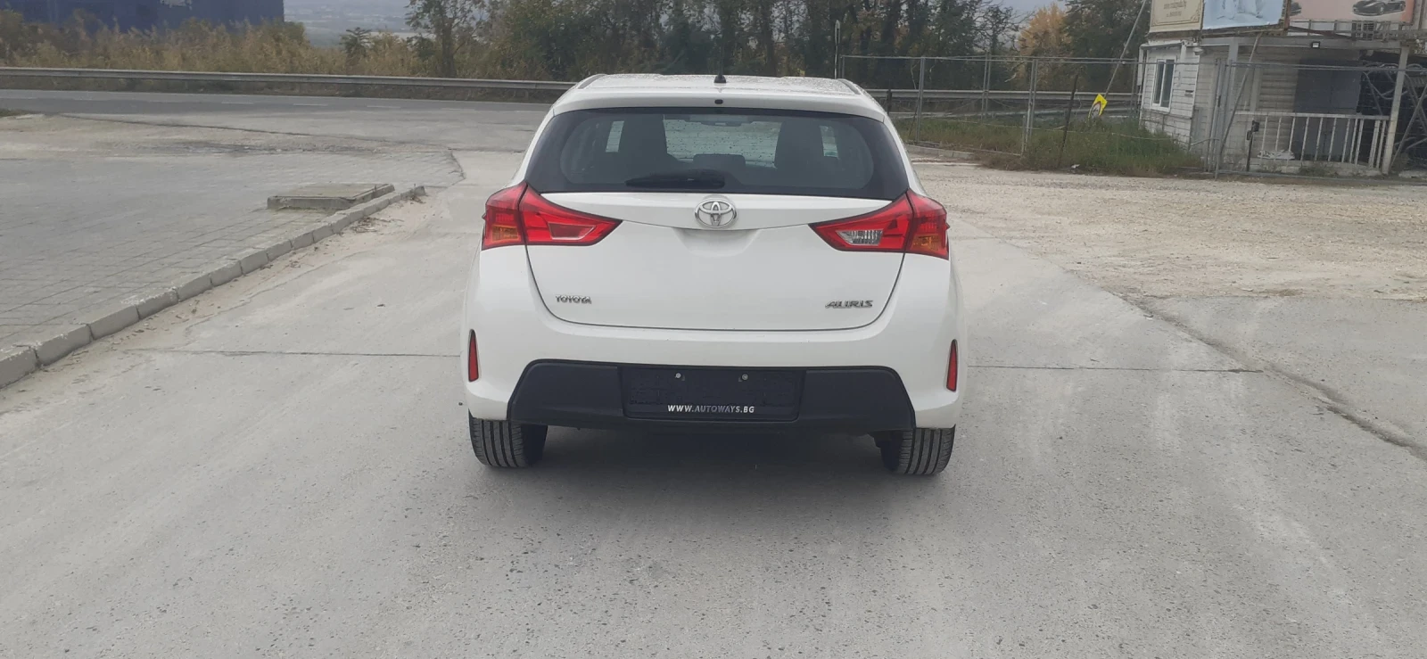 Toyota Auris 1.3 VVT-i 99 k.c. - изображение 4