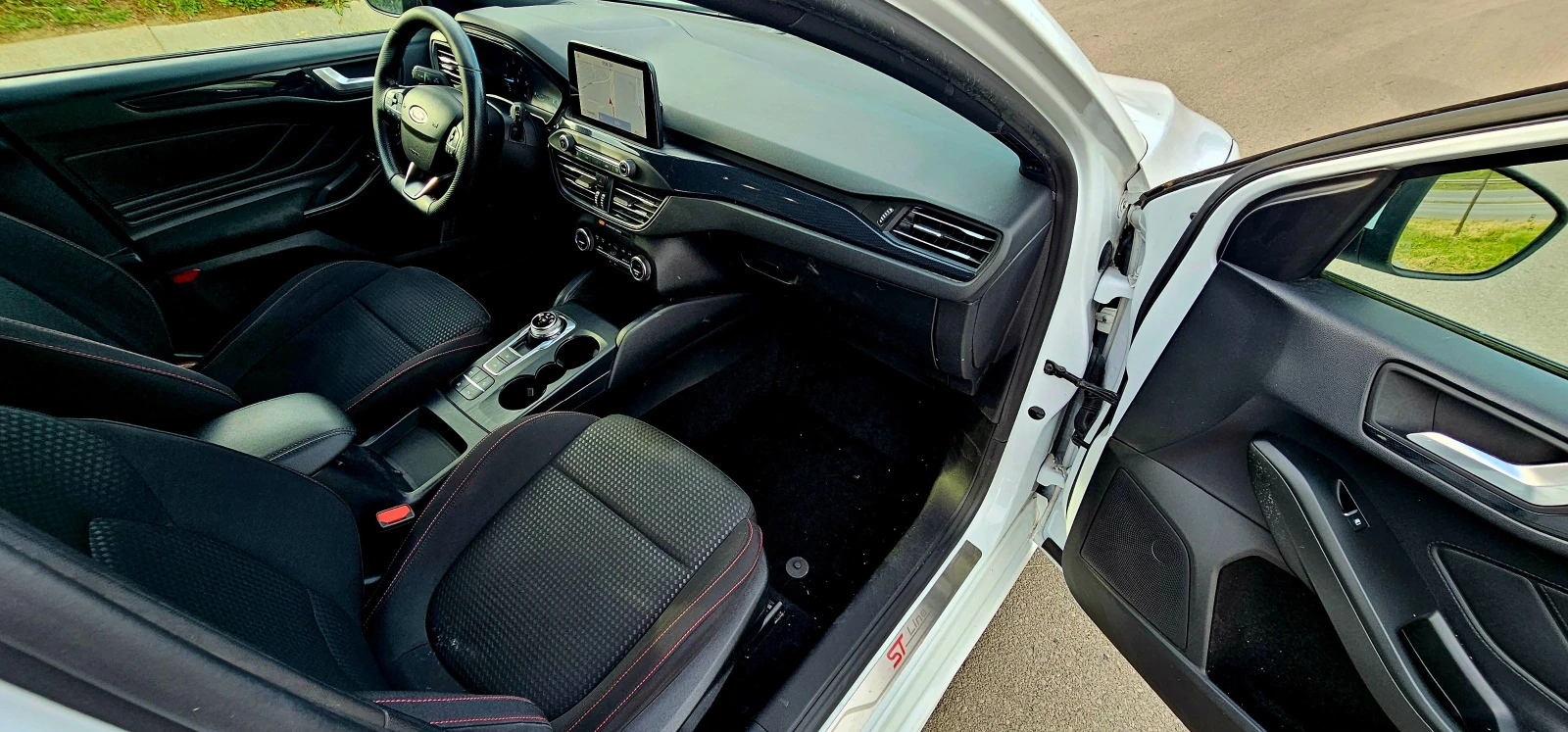 Ford Focus 1.5  , снимка 10 - Автомобили и джипове - 52304185