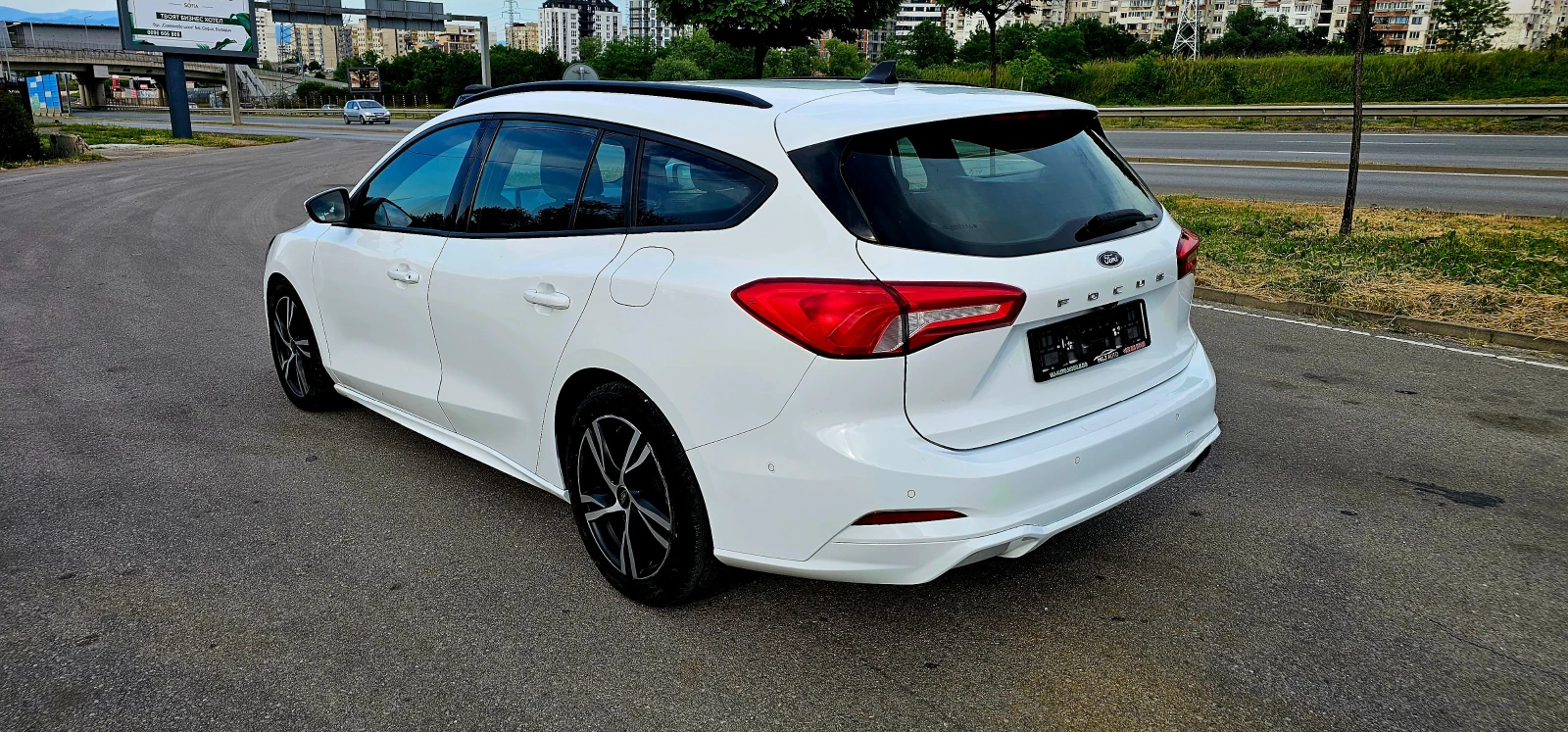 Ford Focus 1.5  , снимка 2 - Автомобили и джипове - 52304185