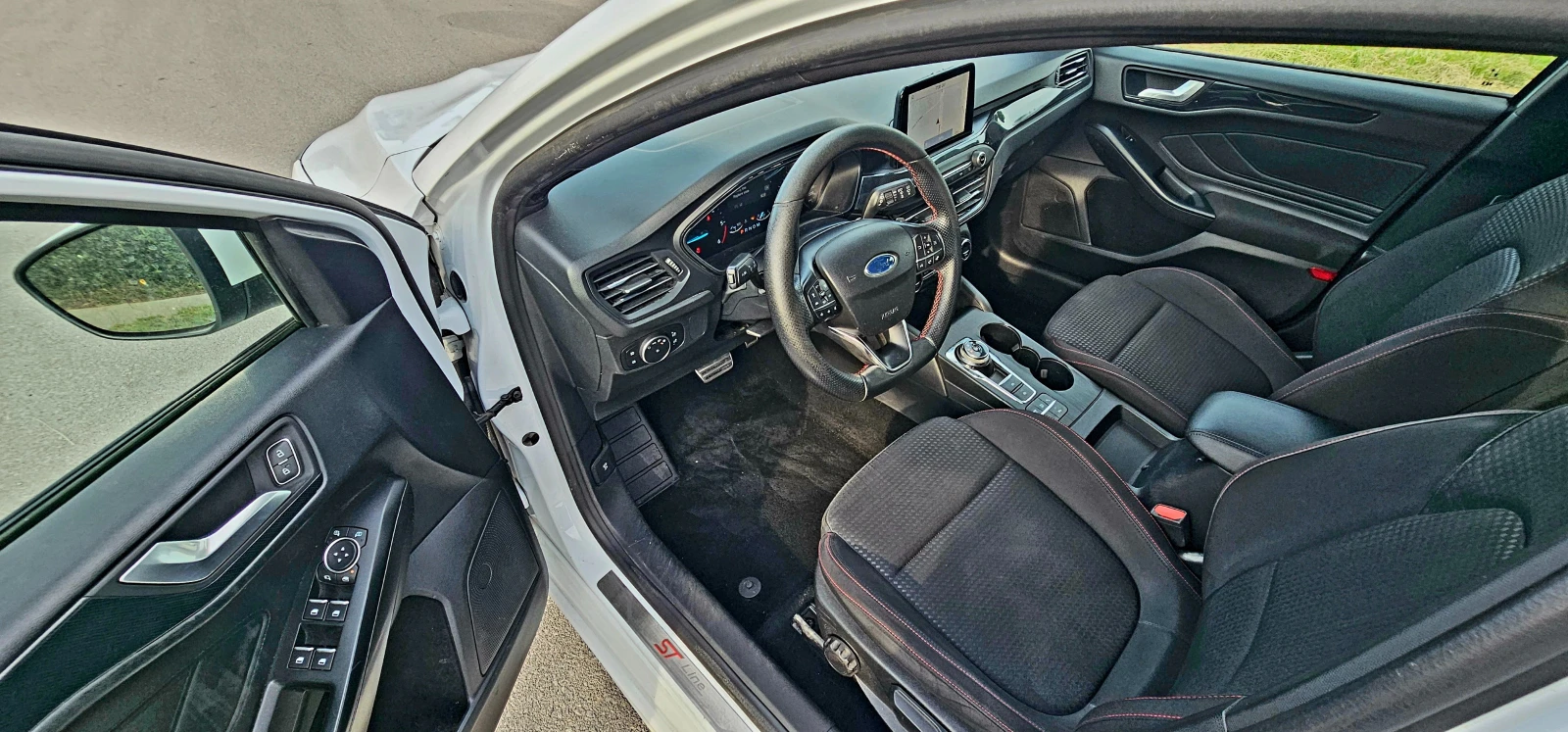Ford Focus 1.5  , снимка 8 - Автомобили и джипове - 52304185