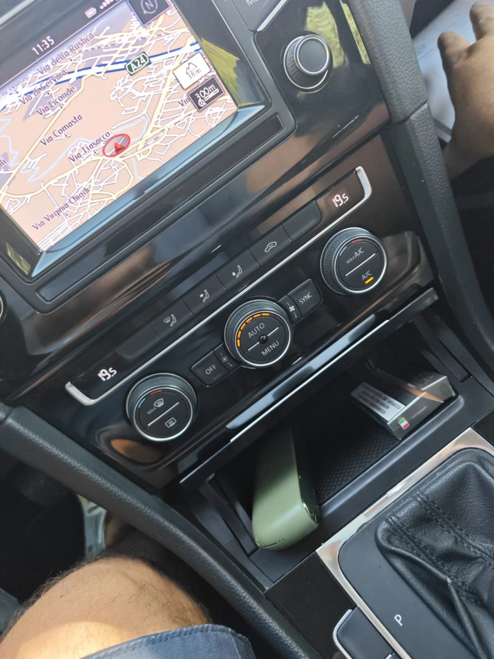 VW Golf 1.6TDI* DSG* NAVI*  | Mobile.bg   12