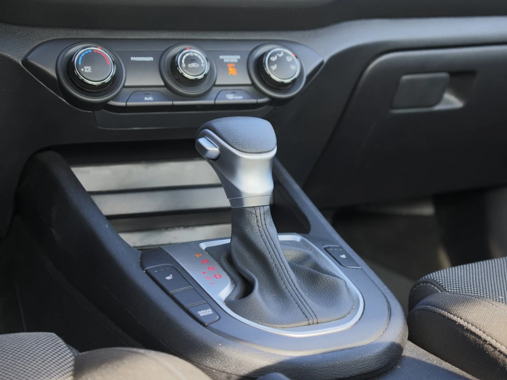 Kia Forte LX * * CARFAX * * ���� ������ * *  | Mobile.bg � ����������� 11