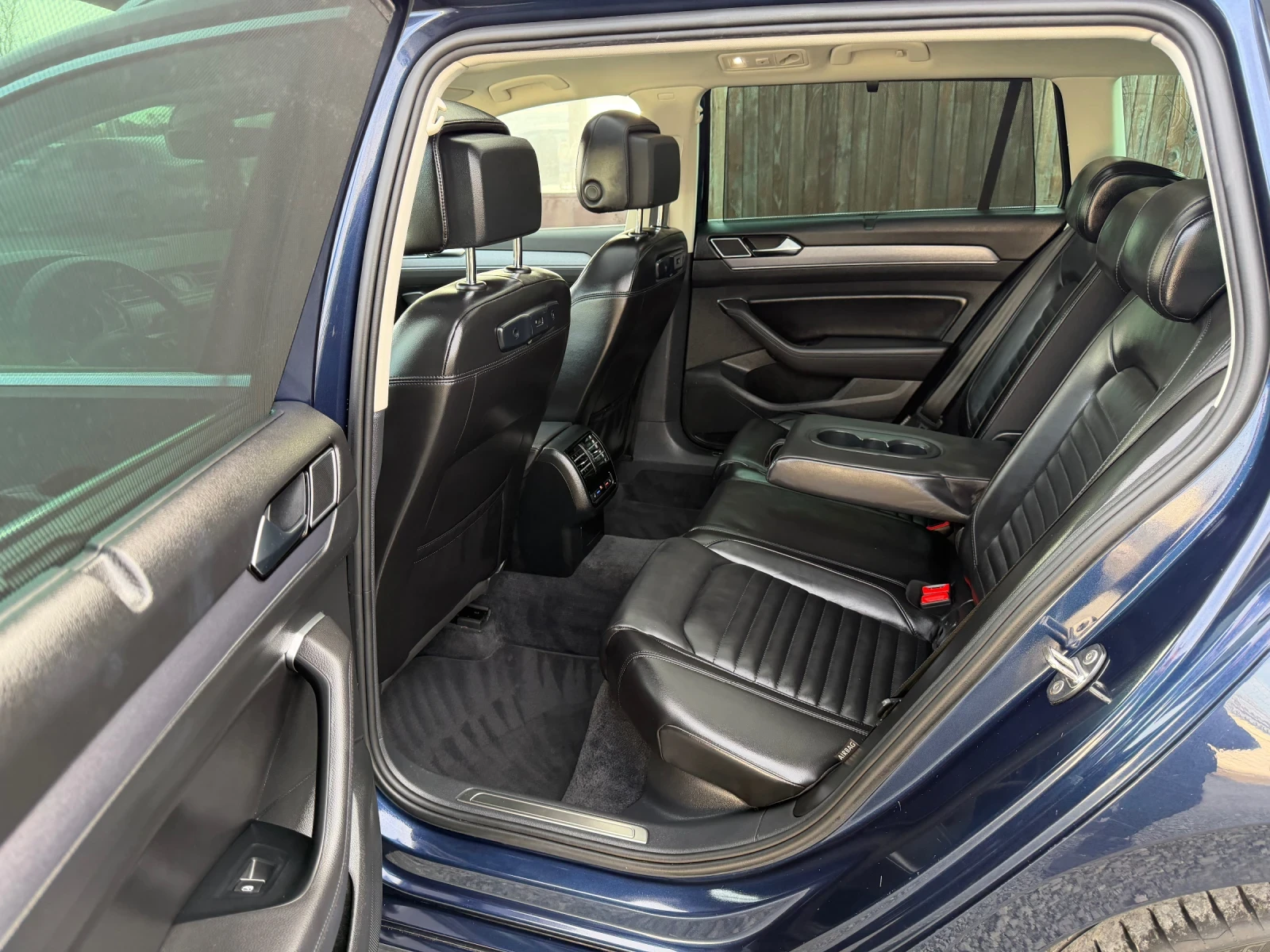 VW Passat 2.0 TDI Rline, снимка 15 - Автомобили и джипове - 53686371