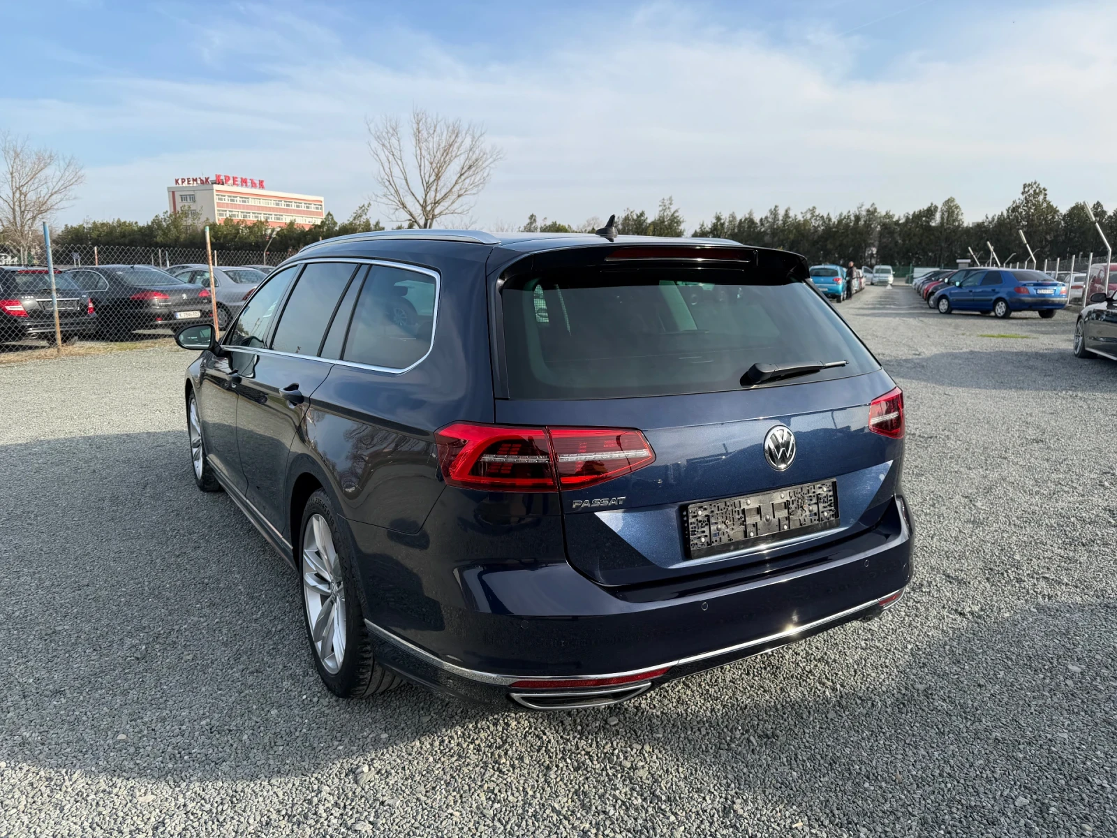 VW Passat 2.0 TDI Rline - изображение 5