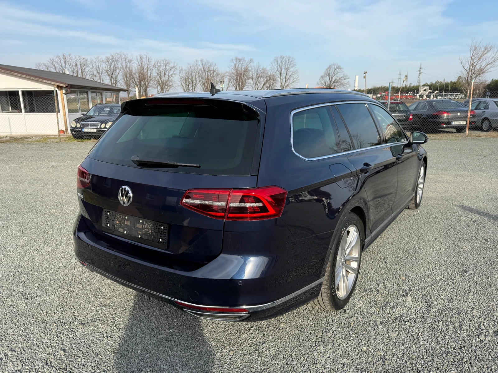 VW Passat 2.0 TDI Rline - изображение 7