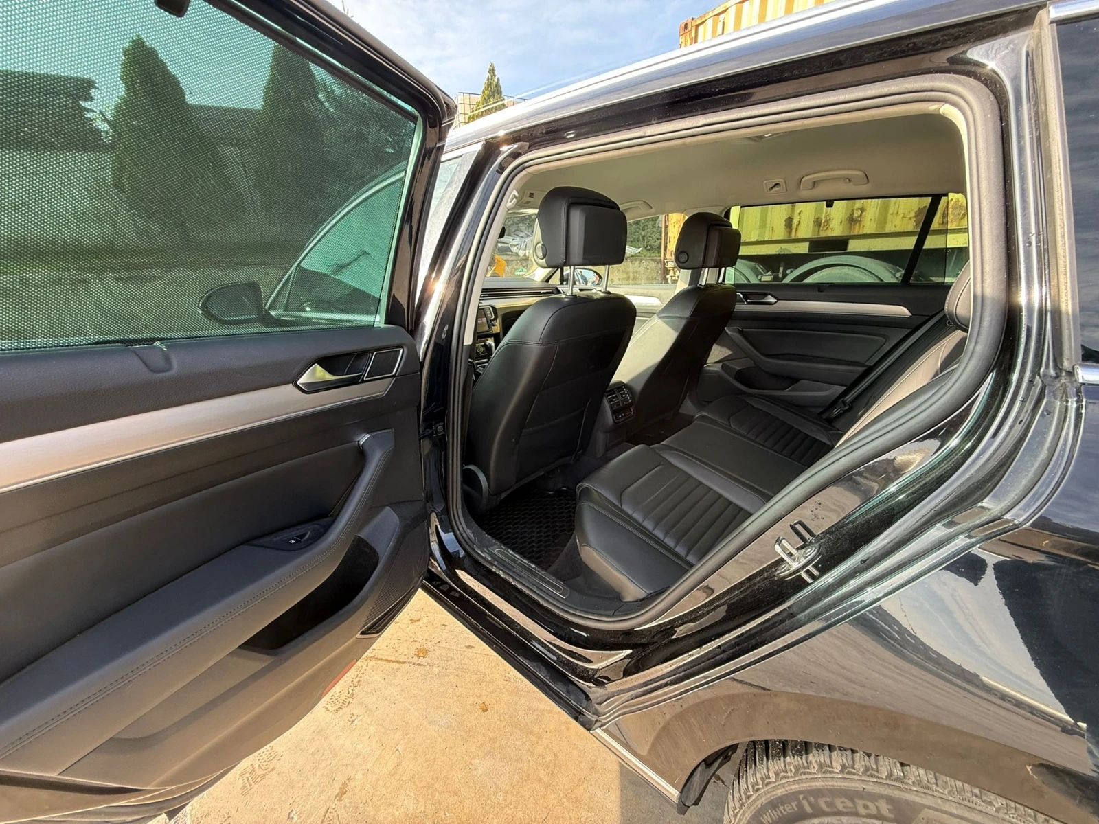 VW Passat  2.0 TDI 4MOTION DSG 239PS CAMERA, снимка 7 - Автомобили и джипове - 54095476