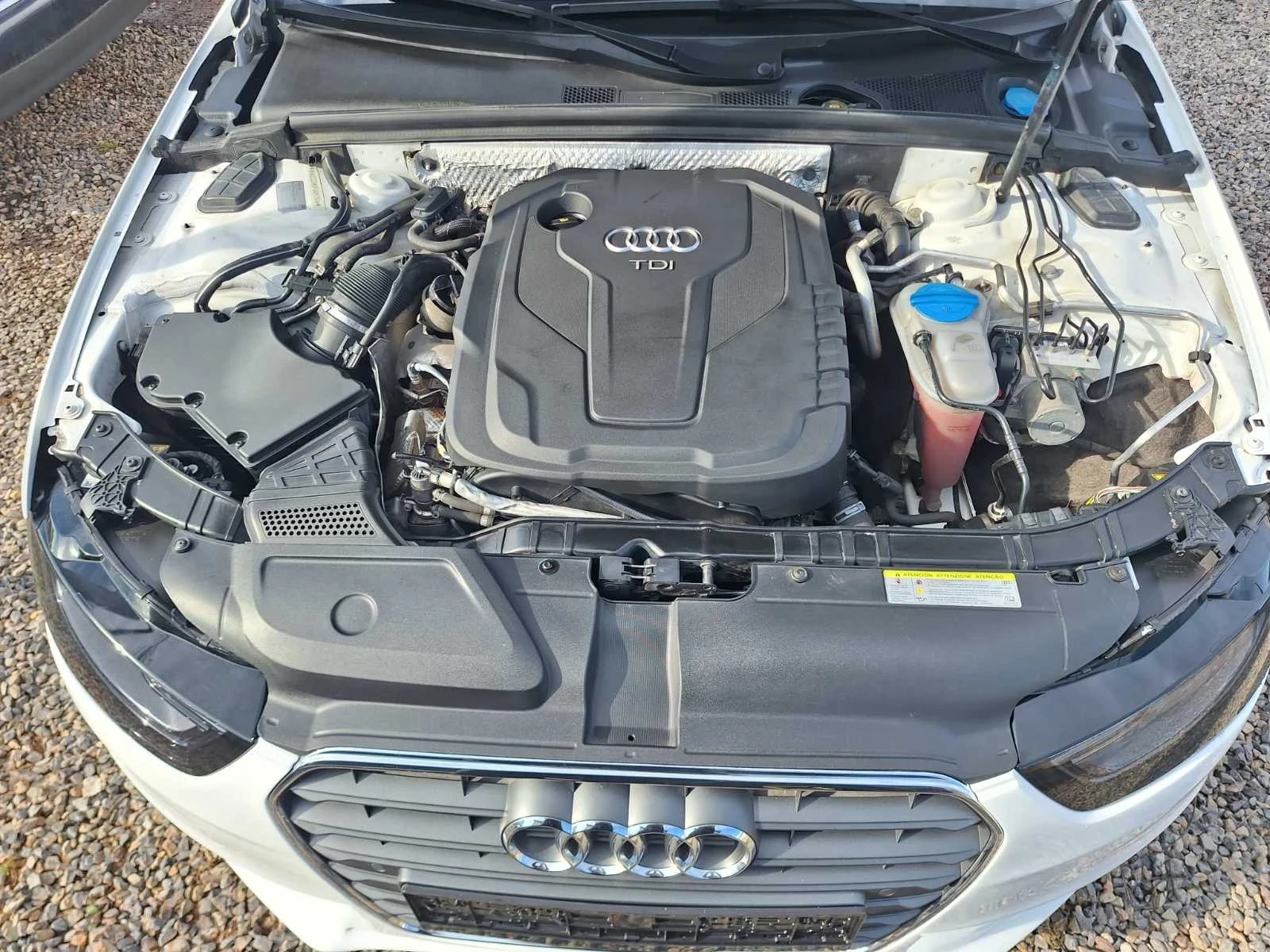 Audi A4 2.0/ Кожа/ 8.5 facelift , снимка 17 - Автомобили и джипове - 54135684