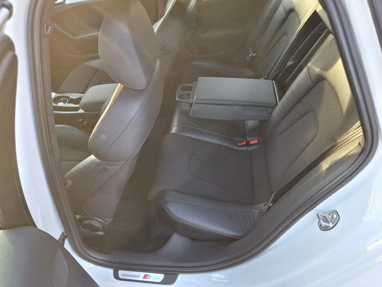 Audi A4 2.0/ Кожа/ 8.5 facelift , снимка 12 - Автомобили и джипове - 54135684