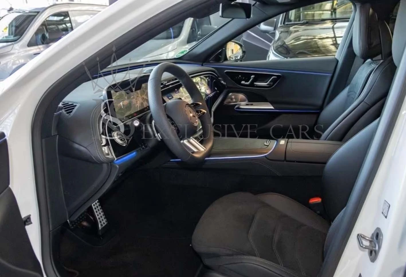 Mercedes-Benz E 220 D* 4M* AMG* SUPERSCREEN* PANO* BURMESTER 4D* , снимка 6 - Автомобили и джипове - 54146297