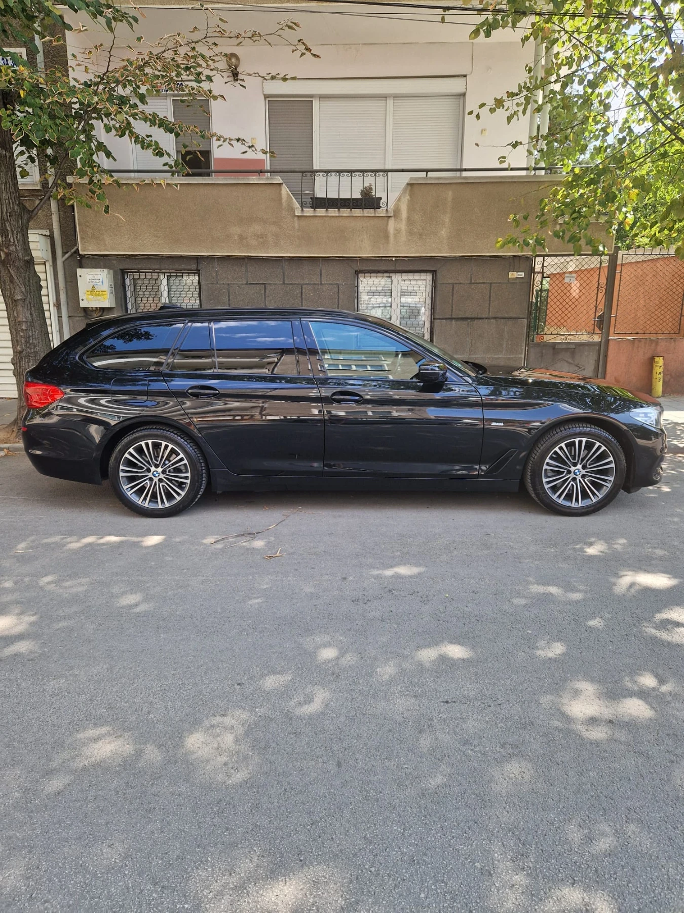 BMW 520 G31 520 xdrive, снимка 8 - Автомобили и джипове - 54301226
