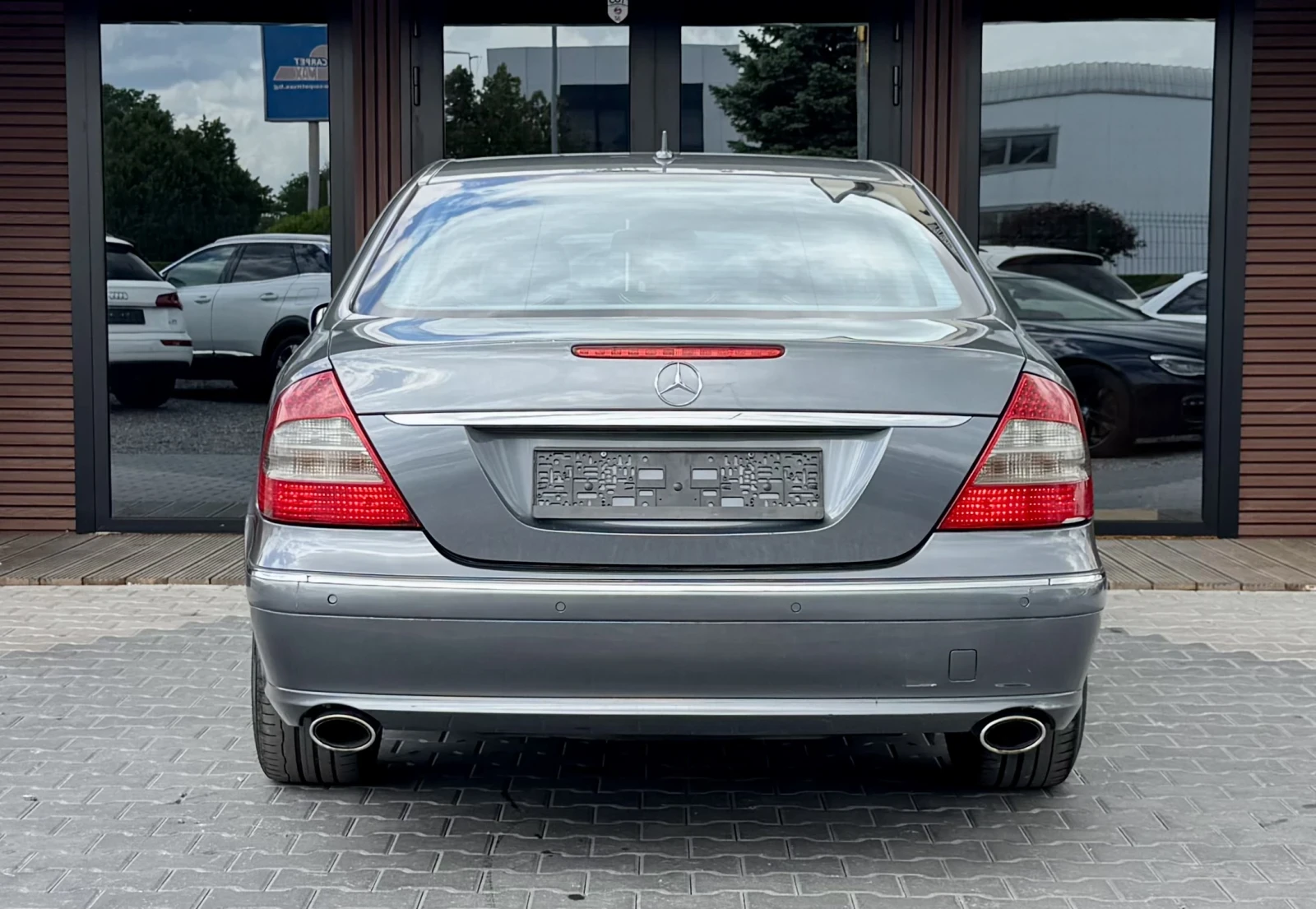 Mercedes-Benz E 320 E 280 Avantgarde* 7G-Tronic* Лизинг, снимка 5 - Автомобили и джипове - 54641459