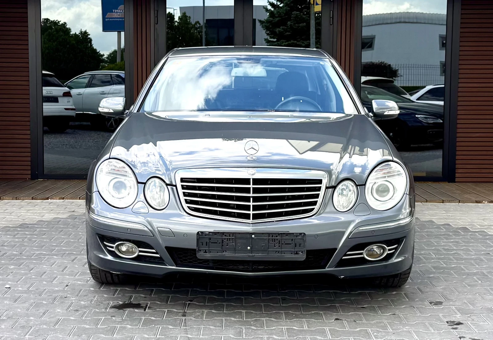 Mercedes-Benz E 320 E 280 Avantgarde* 7G-Tronic* Лизинг, снимка 2 - Автомобили и джипове - 54641459