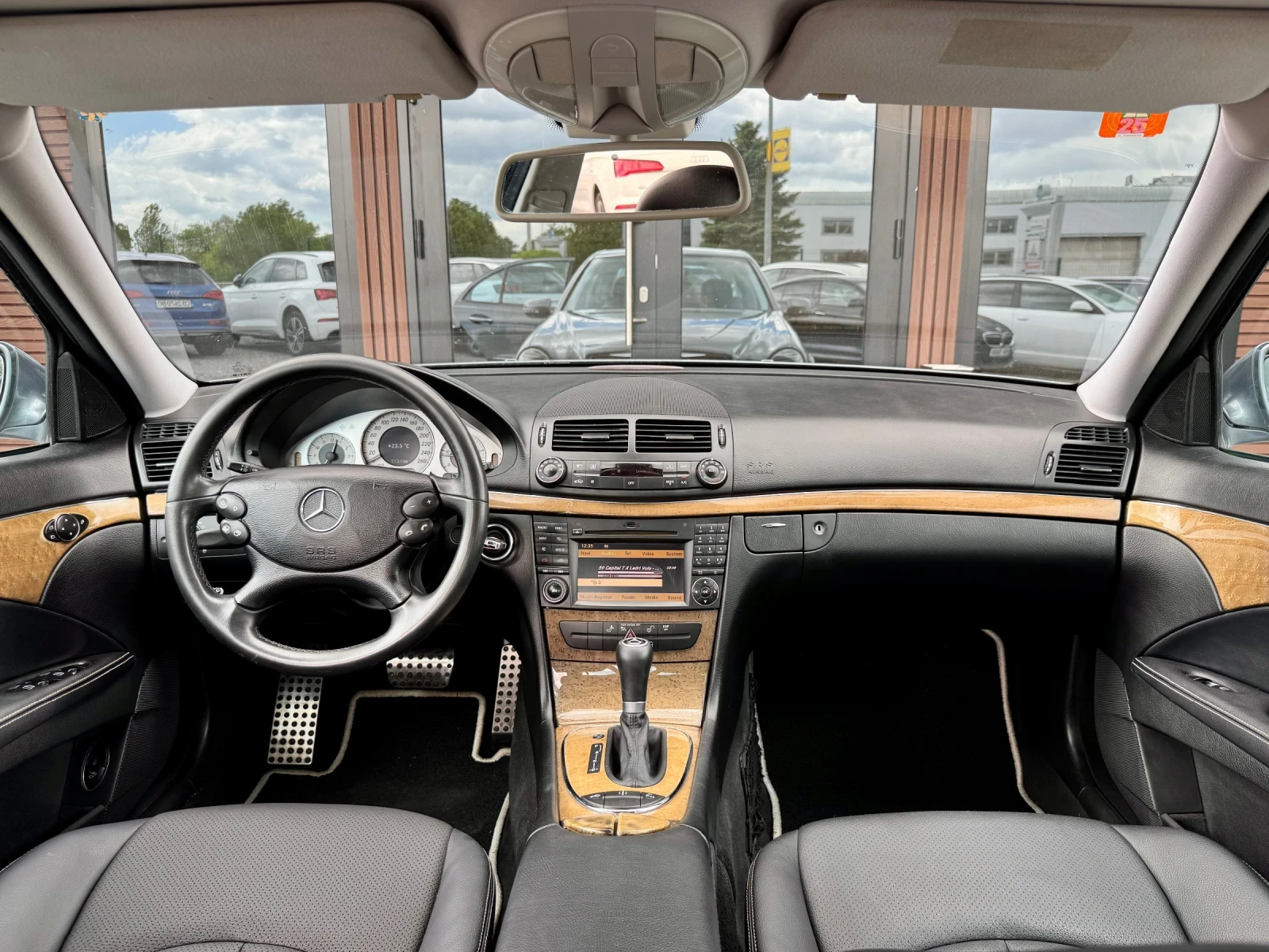 Mercedes-Benz E 320 E 280 Avantgarde* 7G-Tronic* Лизинг, снимка 11 - Автомобили и джипове - 54641459