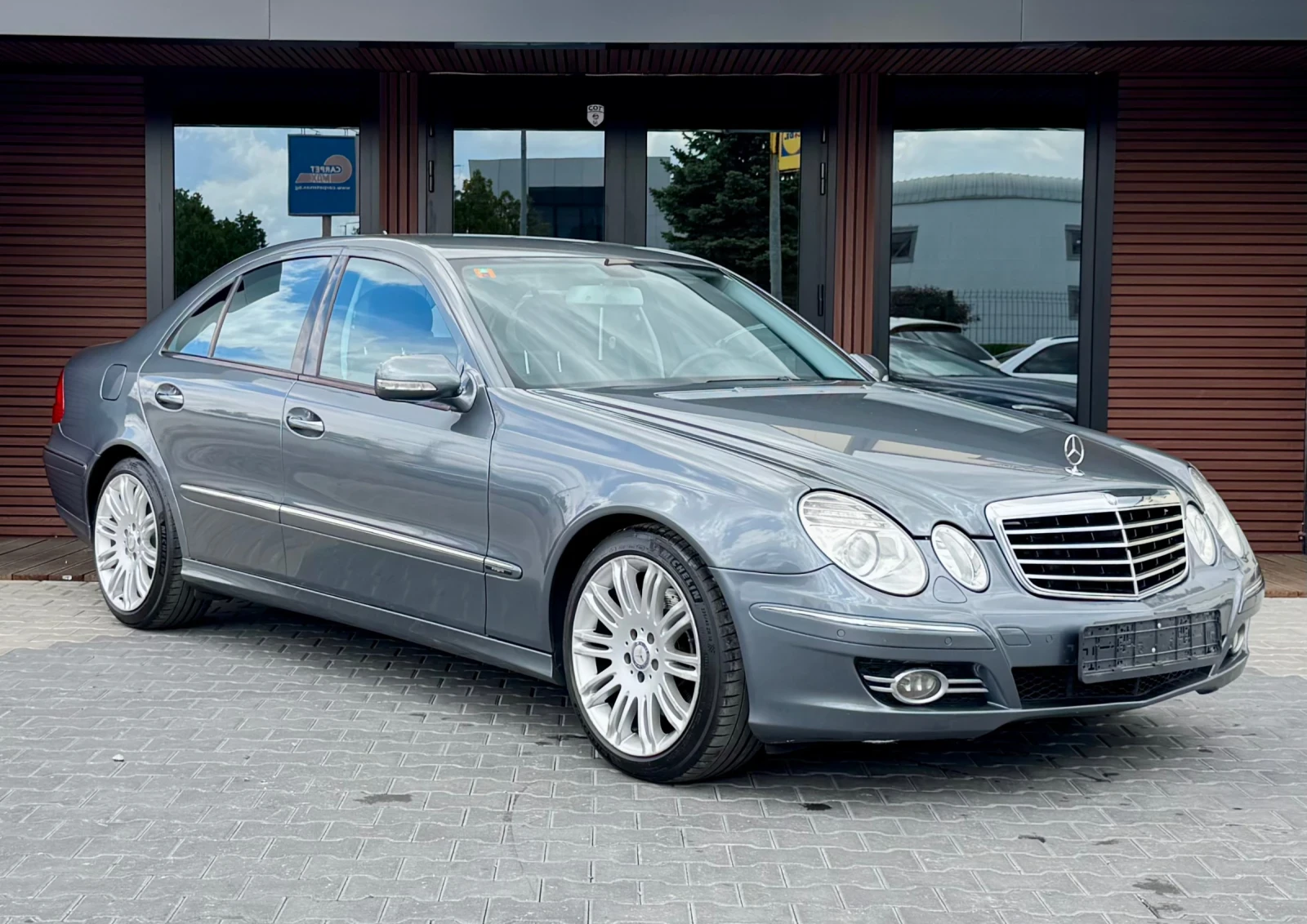 Mercedes-Benz E 320 E 280 Avantgarde* 7G-Tronic* Лизинг, снимка 3 - Автомобили и джипове - 54641459