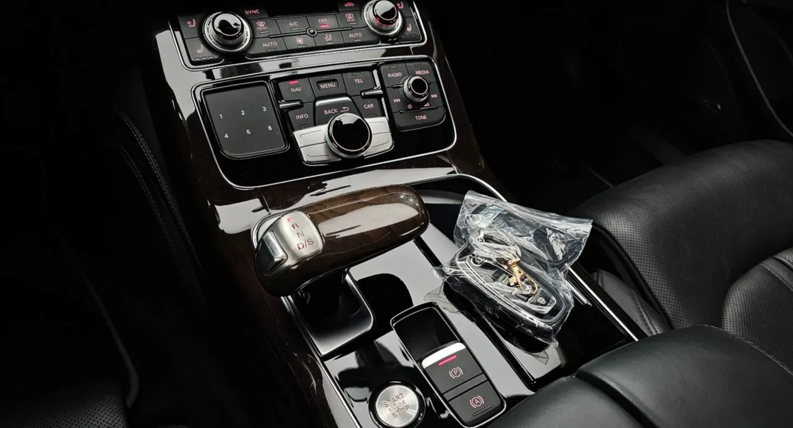 Audi A8 L* 60TDI* HUD* PANO* МАСАЖ* КРАЙНА ЦЕНА* , снимка 6 - Автомобили и джипове - 55146629