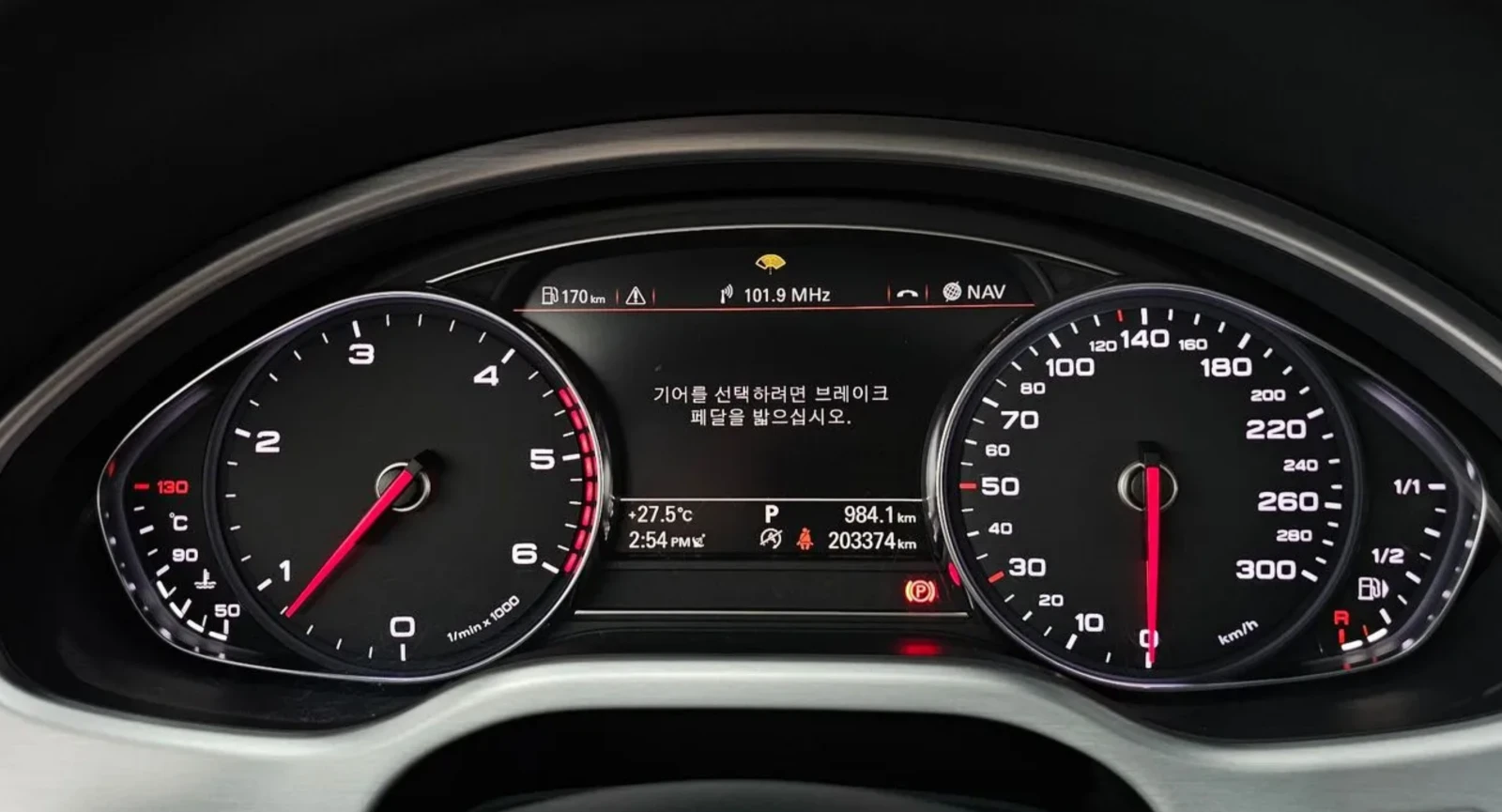 Audi A8 L* 60TDI* HUD* PANO* МАСАЖ* КРАЙНА ЦЕНА* , снимка 5 - Автомобили и джипове - 55146629