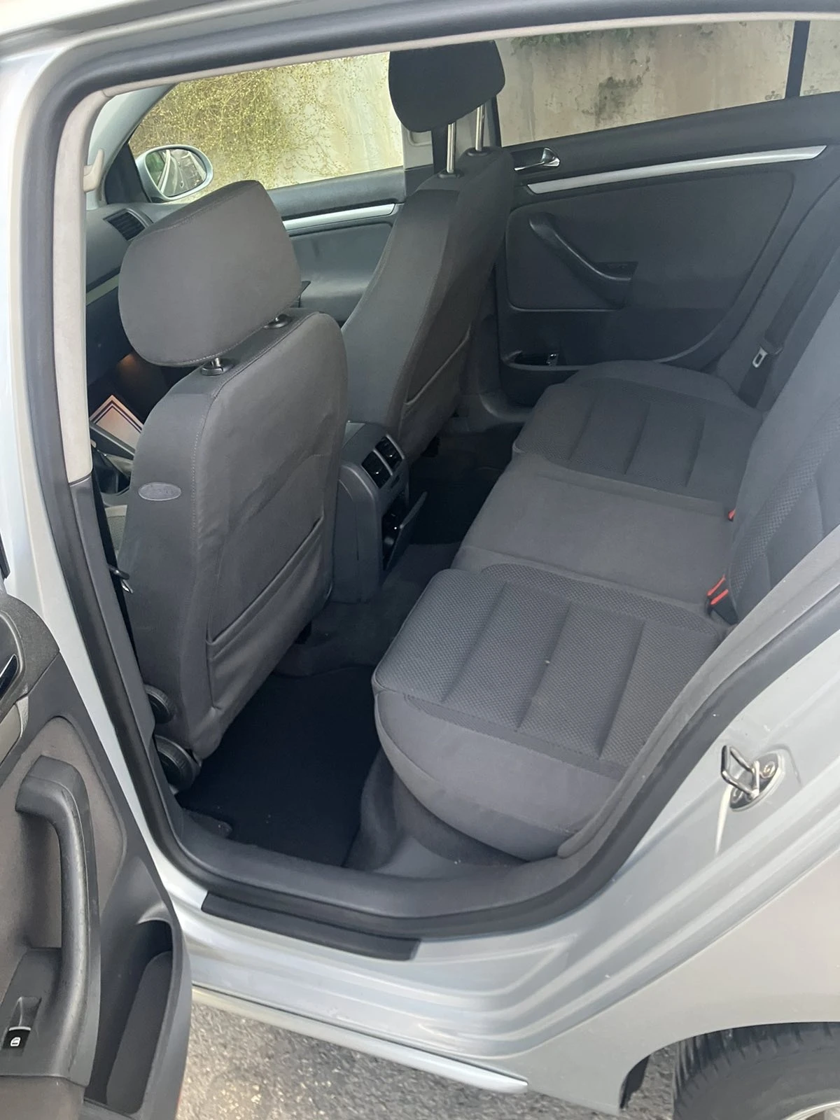 VW Golf 5 2.0 TDI, снимка 8 - Автомобили и джипове - 55304138