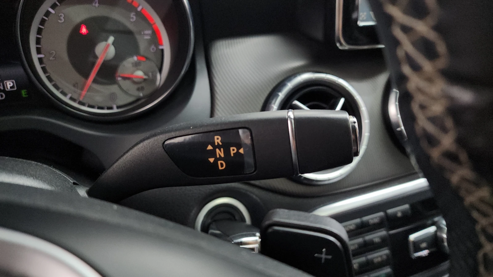 Mercedes-Benz CLA 200 CDI* ЛЮК* КРАЙНА ЦЕНА, снимка 9 - Автомобили и джипове - 55496184