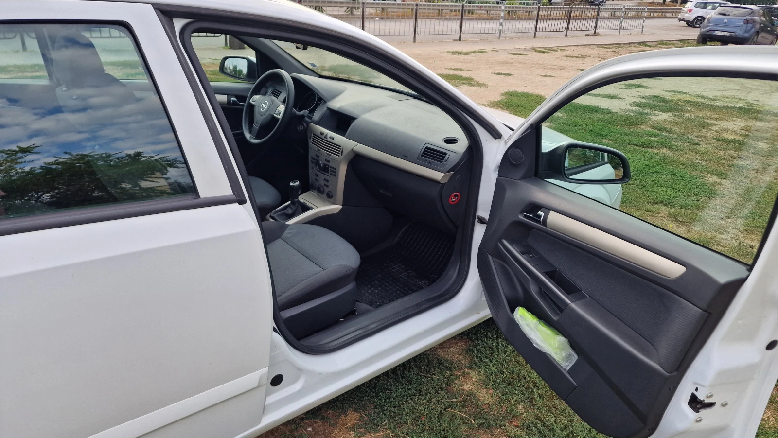 Opel Astra H Facelift, снимка 9 - Автомобили и джипове - 56067272