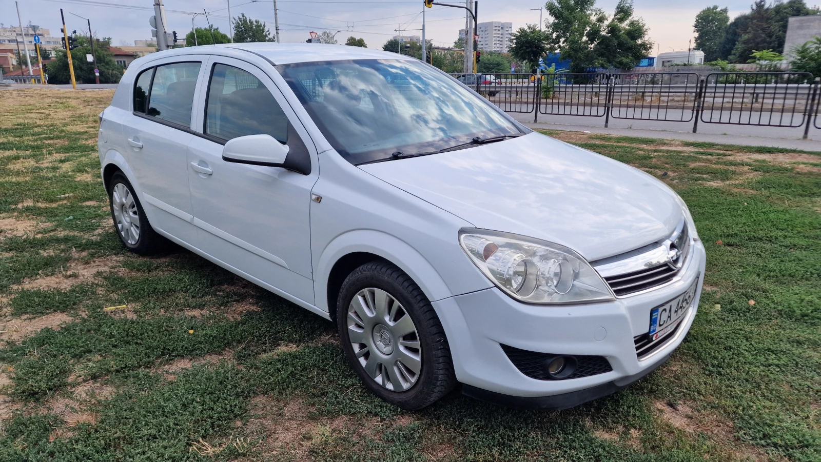 Opel Astra H Facelift, снимка 3 - Автомобили и джипове - 56067272