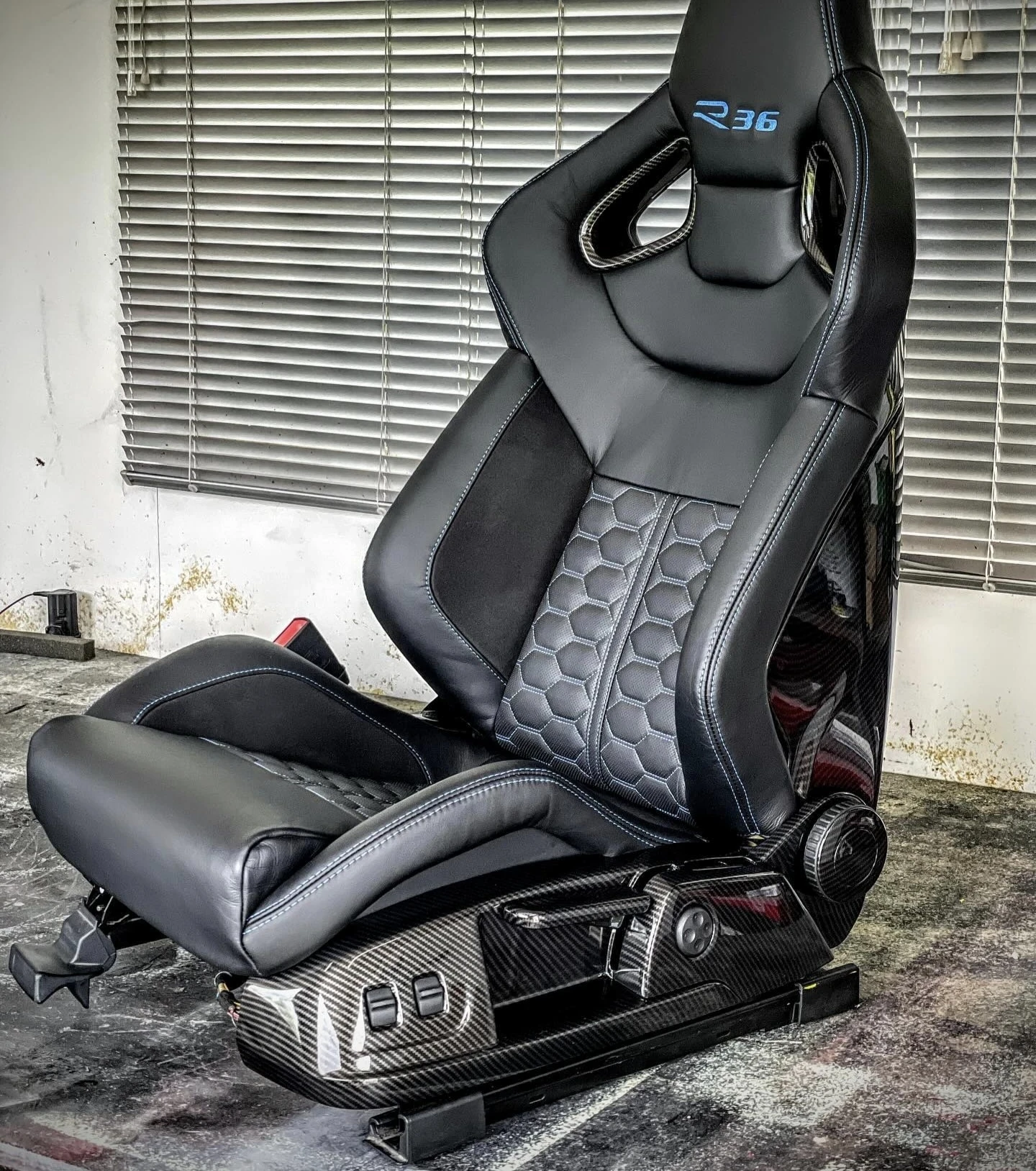 VW Passat R36, снимка 12 - Автомобили и джипове - 56105912
