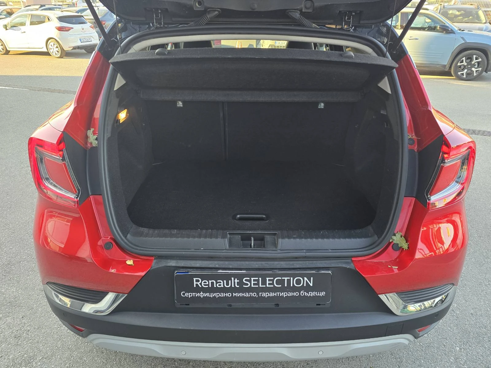 Renault Captur 1.3 TCE 140 HYBRID EDC, снимка 16 - Автомобили и джипове - 56256206