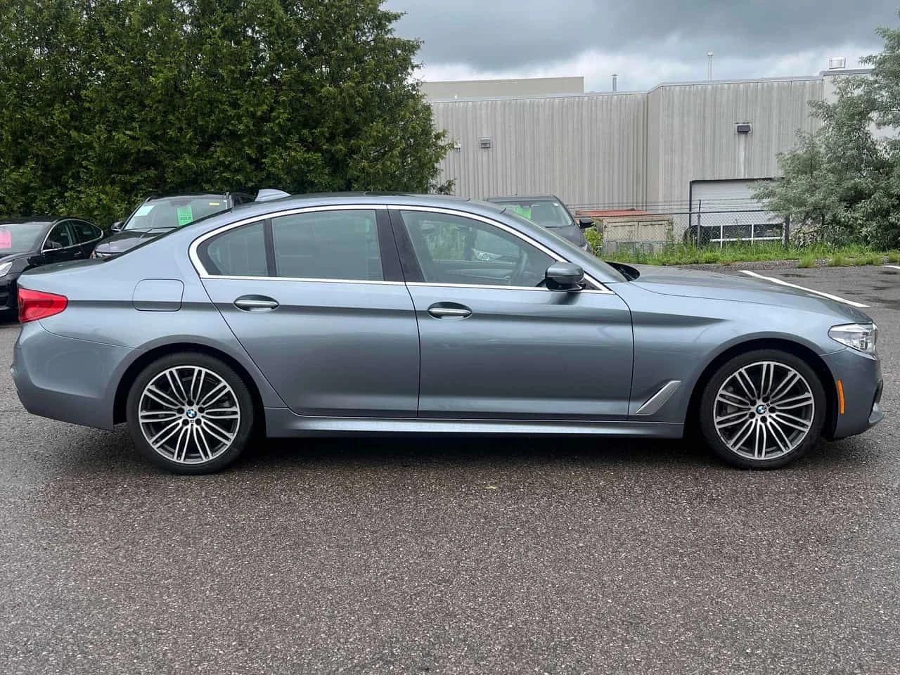 BMW 530 * xDrive * CARFAX * M PACK * HARMAN * HEAD UP * , снимка 3 - Автомобили и джипове - 56279361