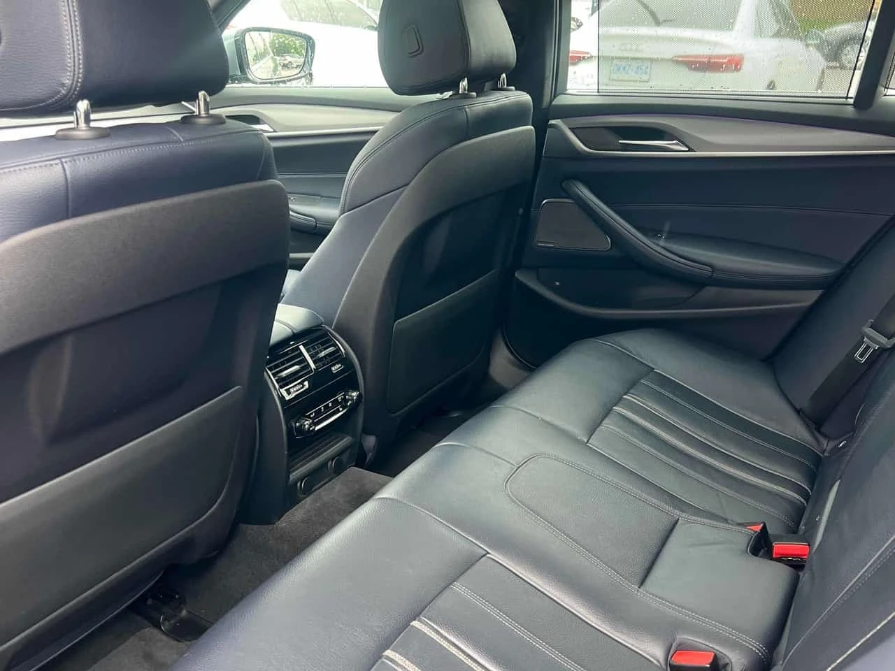 BMW 530 * xDrive * CARFAX * M PACK * HARMAN * HEAD UP * , снимка 17 - Автомобили и джипове - 56279361