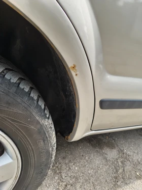 Hyundai Tucson 2.0 Бензин 2WD - 3750 € / 7334.36 лв. - 87571423 9