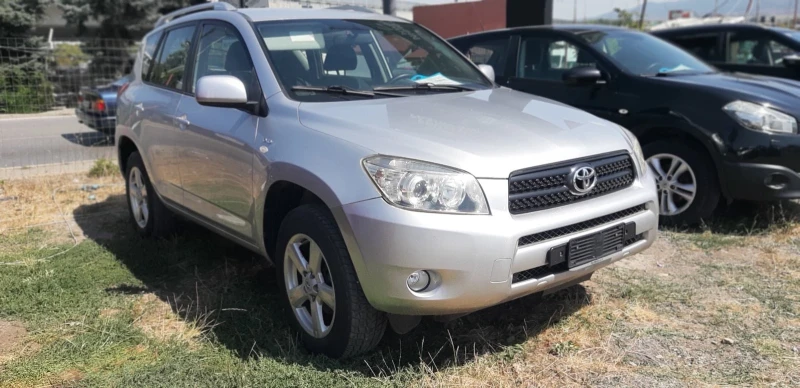 Toyota Rav4, снимка 13 - Автомобили и джипове - 49230351