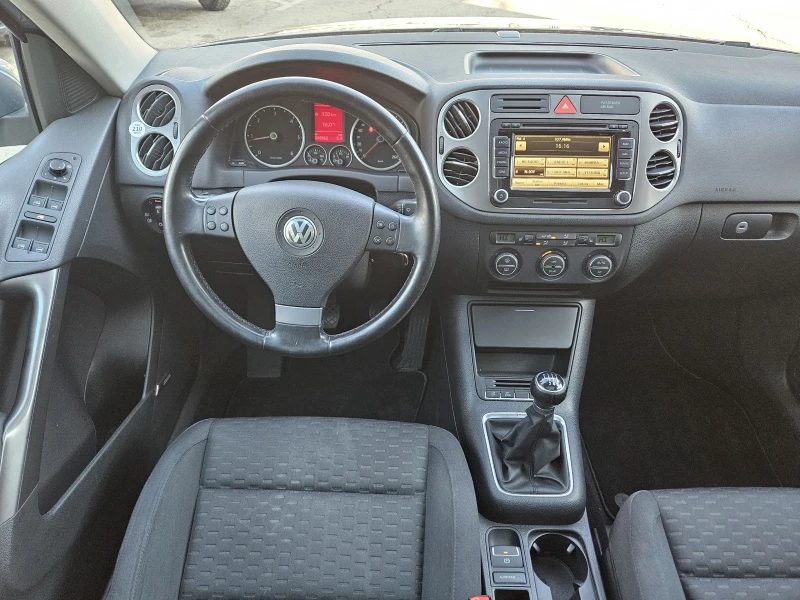 VW Tiguan 2.0 140к.с, снимка 13 - Автомобили и джипове - 49376483