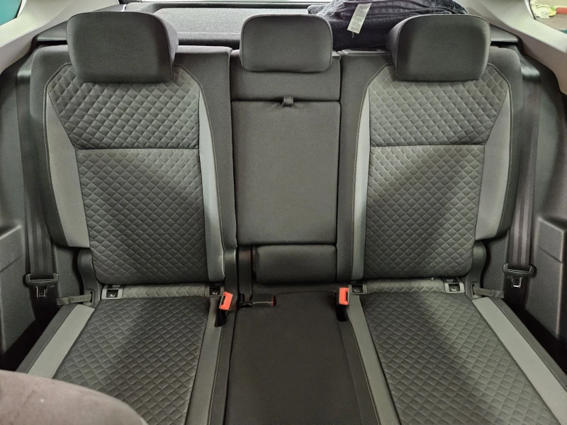 VW Tiguan, снимка 6 - Автомобили и джипове - 50076800