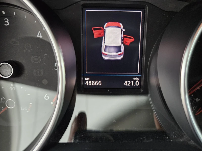 VW Tiguan, снимка 8 - Автомобили и джипове - 50076800