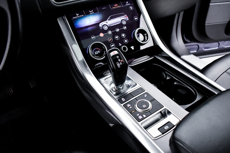 Land Rover Range Rover Sport 3.0HSE 4x4 6+ 1 места, снимка 17 - Автомобили и джипове - 50274428