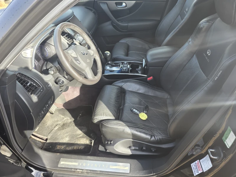 Infiniti QX70 3.0D V6, снимка 8 - Автомобили и джипове - 53036491