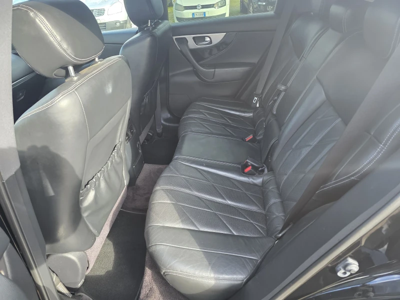 Infiniti QX70 3.0D V6, снимка 11 - Автомобили и джипове - 53036491