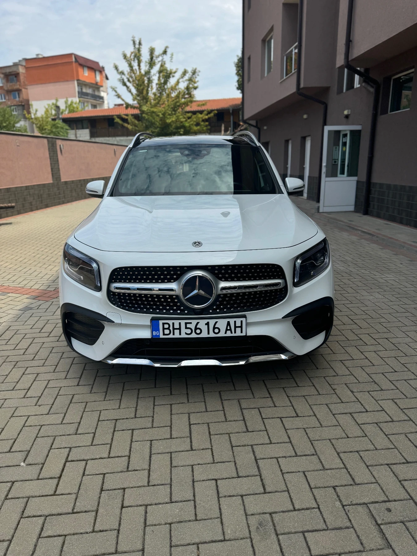 Mercedes-Benz GLB 220 4MATIC AMG PANORAMA 6 + 1 - изображение 10