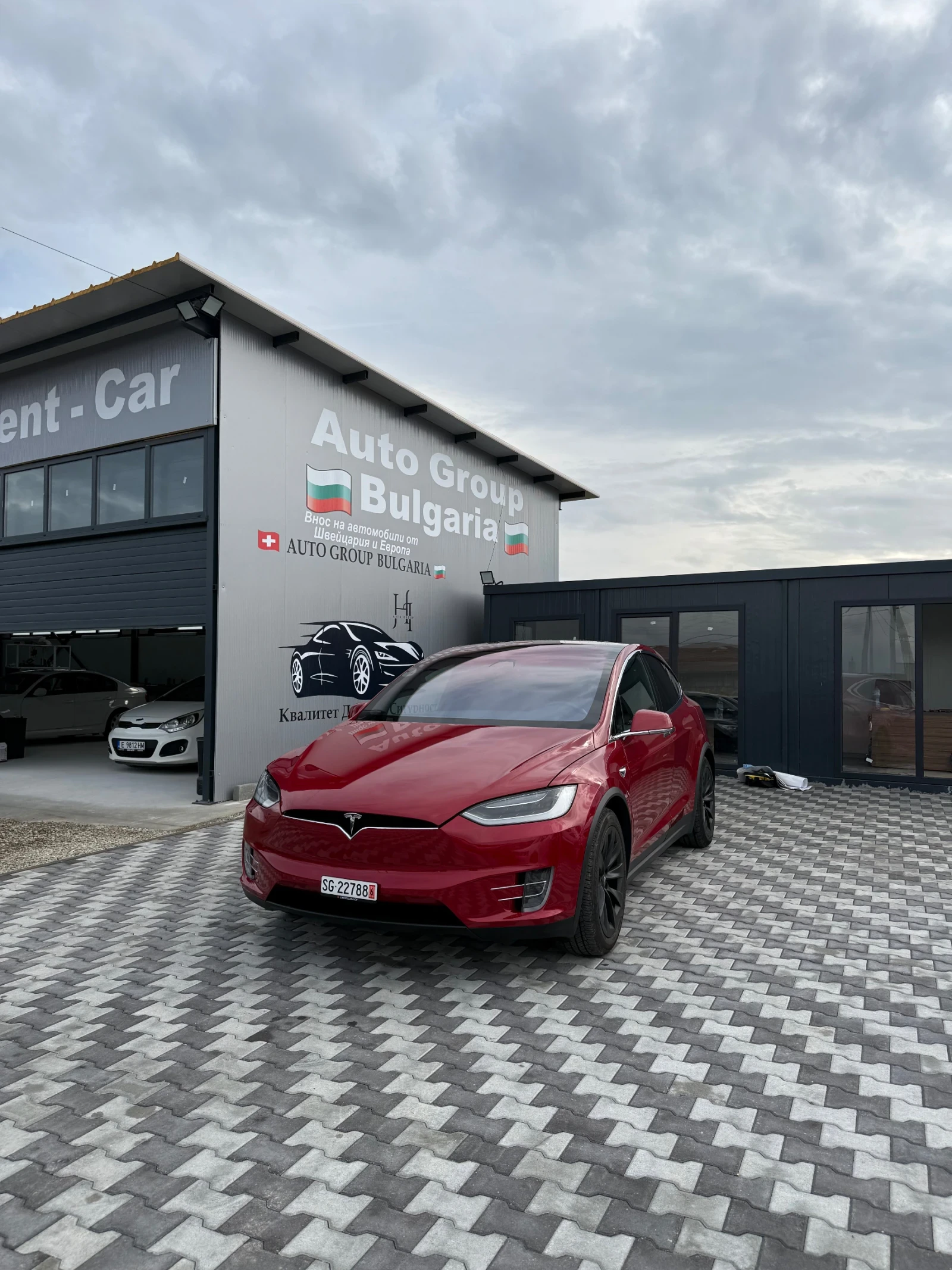 Tesla Model X X90D  - изображение 2