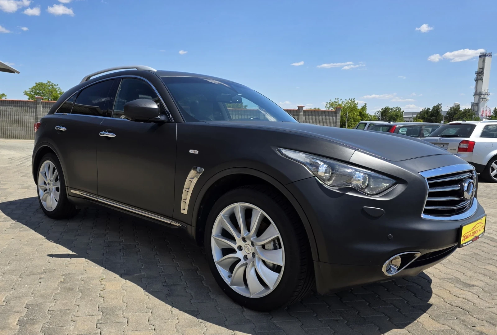 Infiniti QX70 3.0D V6, снимка 3 - Автомобили и джипове - 53036491