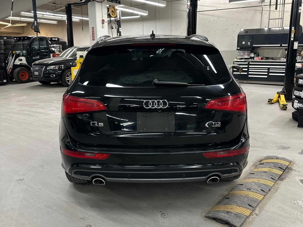 Audi Q5 * 3.0L TDI Technik * CARFAX * БЕЗ ПЪРВОНАЧАЛНА ВНО - изображение 4