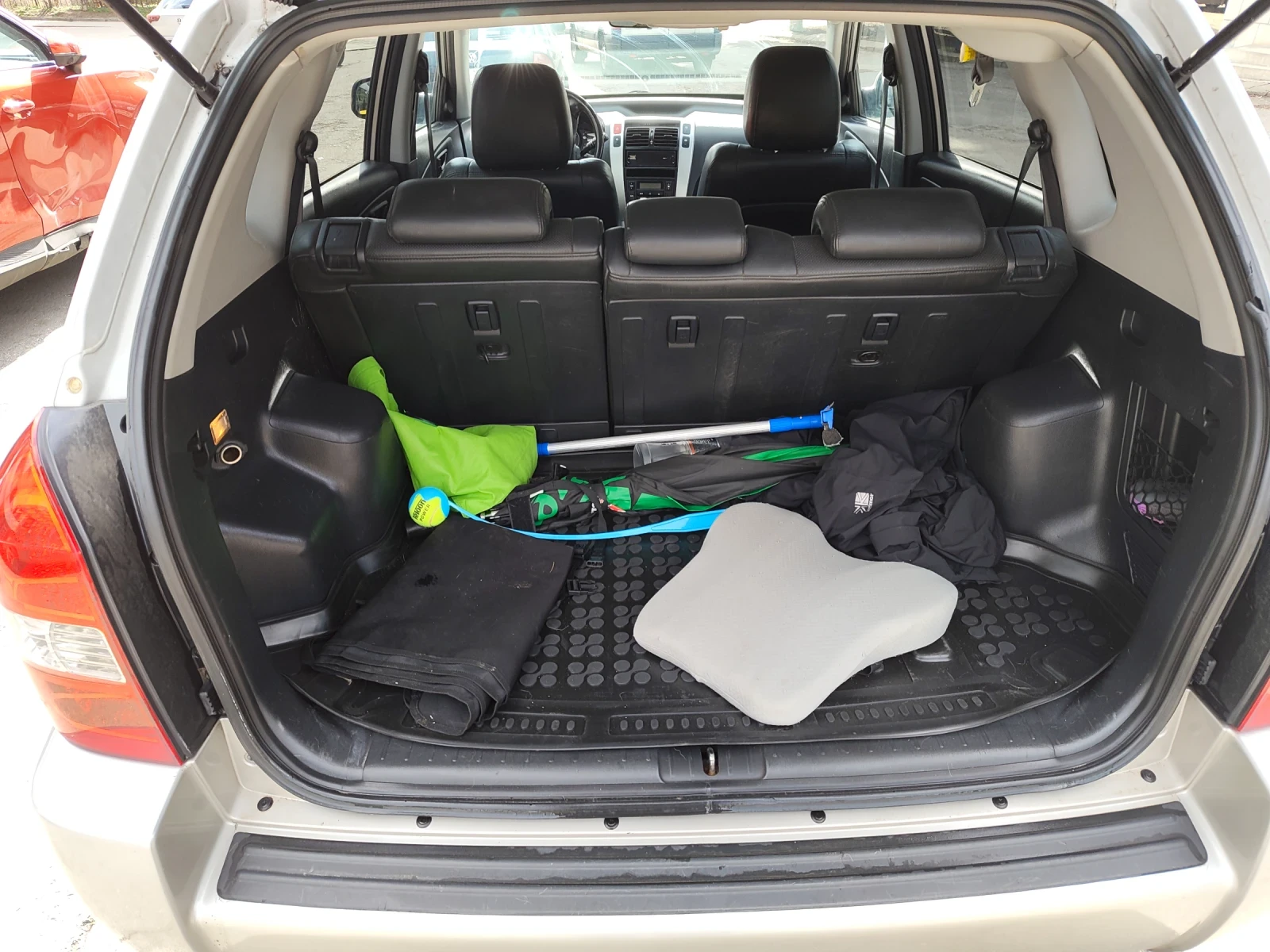 Hyundai Tucson 2.0 Бензин 2WD, снимка 13 - Автомобили и джипове - 53560176