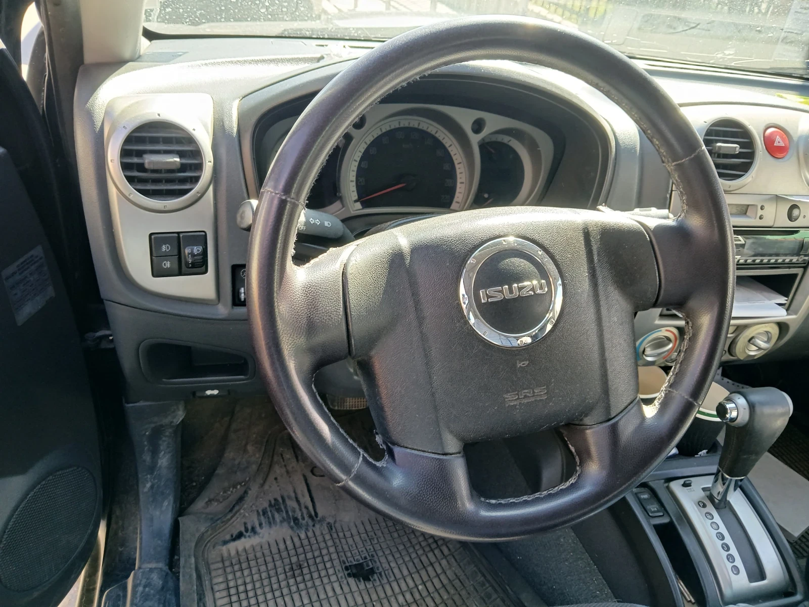 Isuzu D-max, снимка 2 - Автомобили и джипове - 53797187