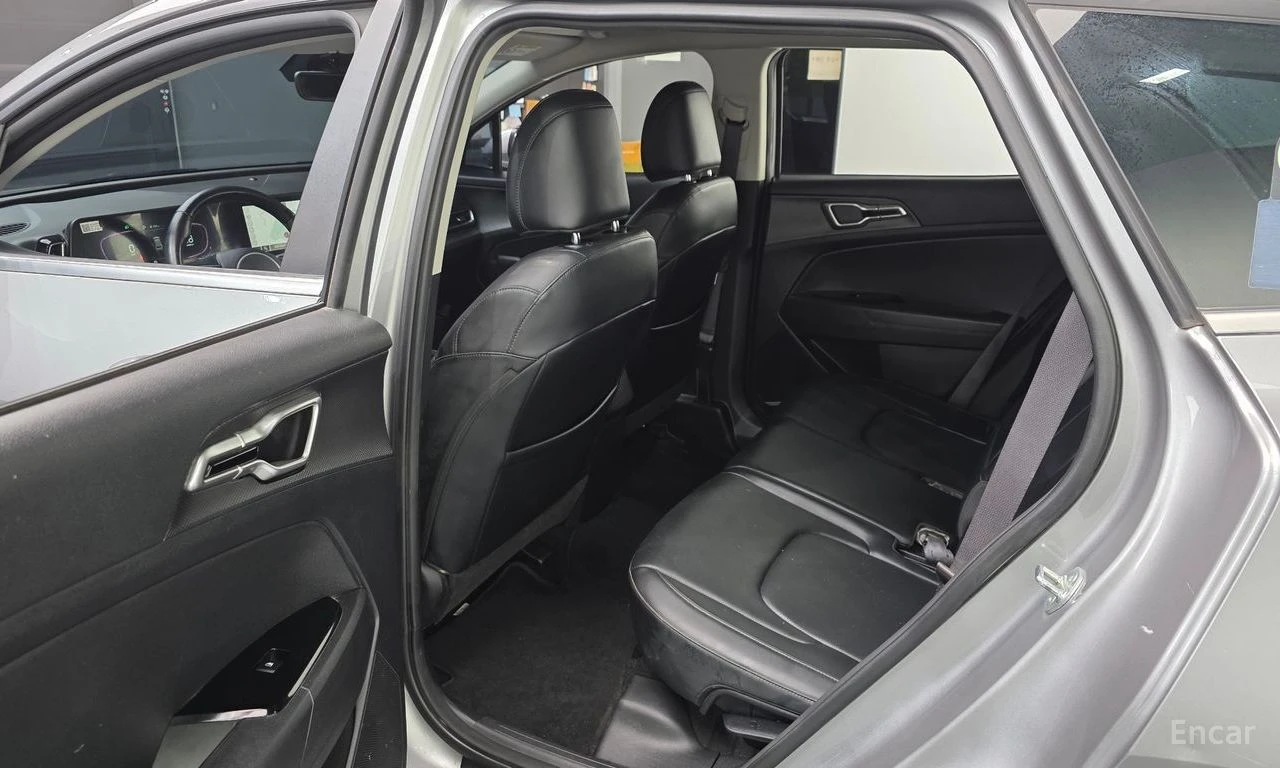 Kia Sportage 2.0D Trendy 4x4* HARMAN KARDON* ПОДГРЕВ* КАМЕРА* , снимка 14 - Автомобили и джипове - 54854673