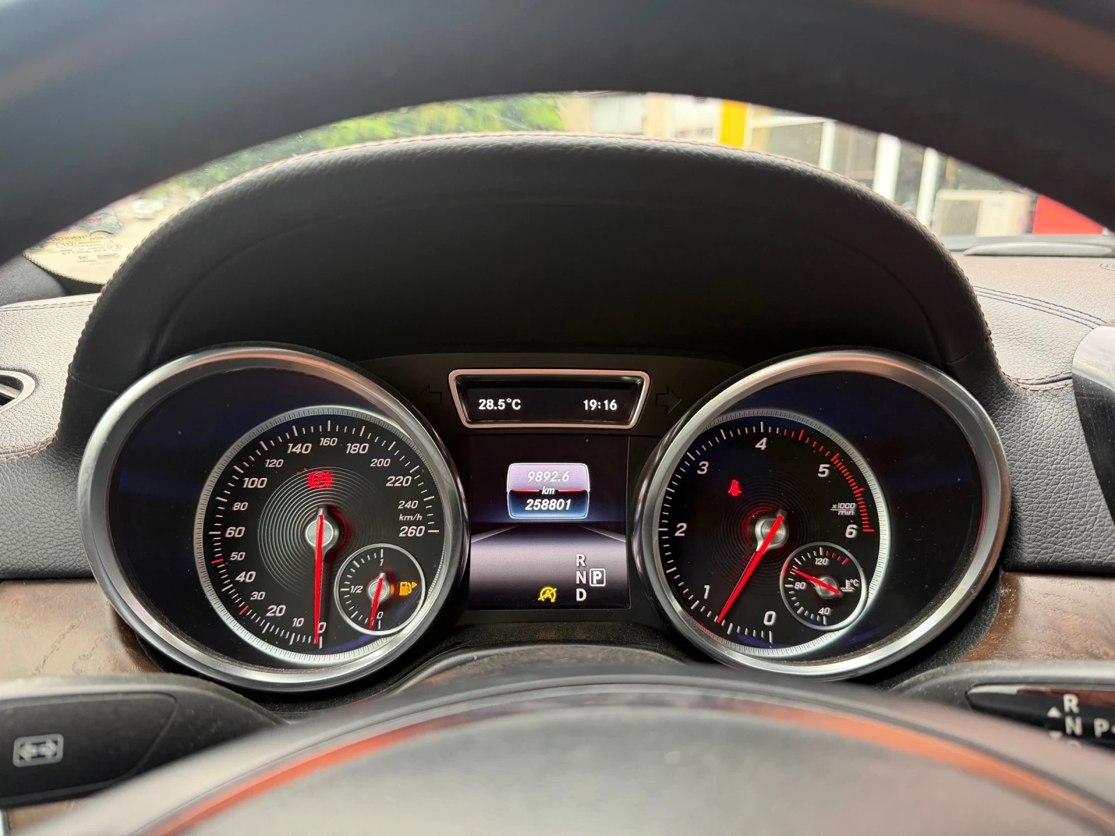 Mercedes-Benz GLE Coupe AMG* DISTRONIK* 9G, снимка 11 - Автомобили и джипове - 55792130