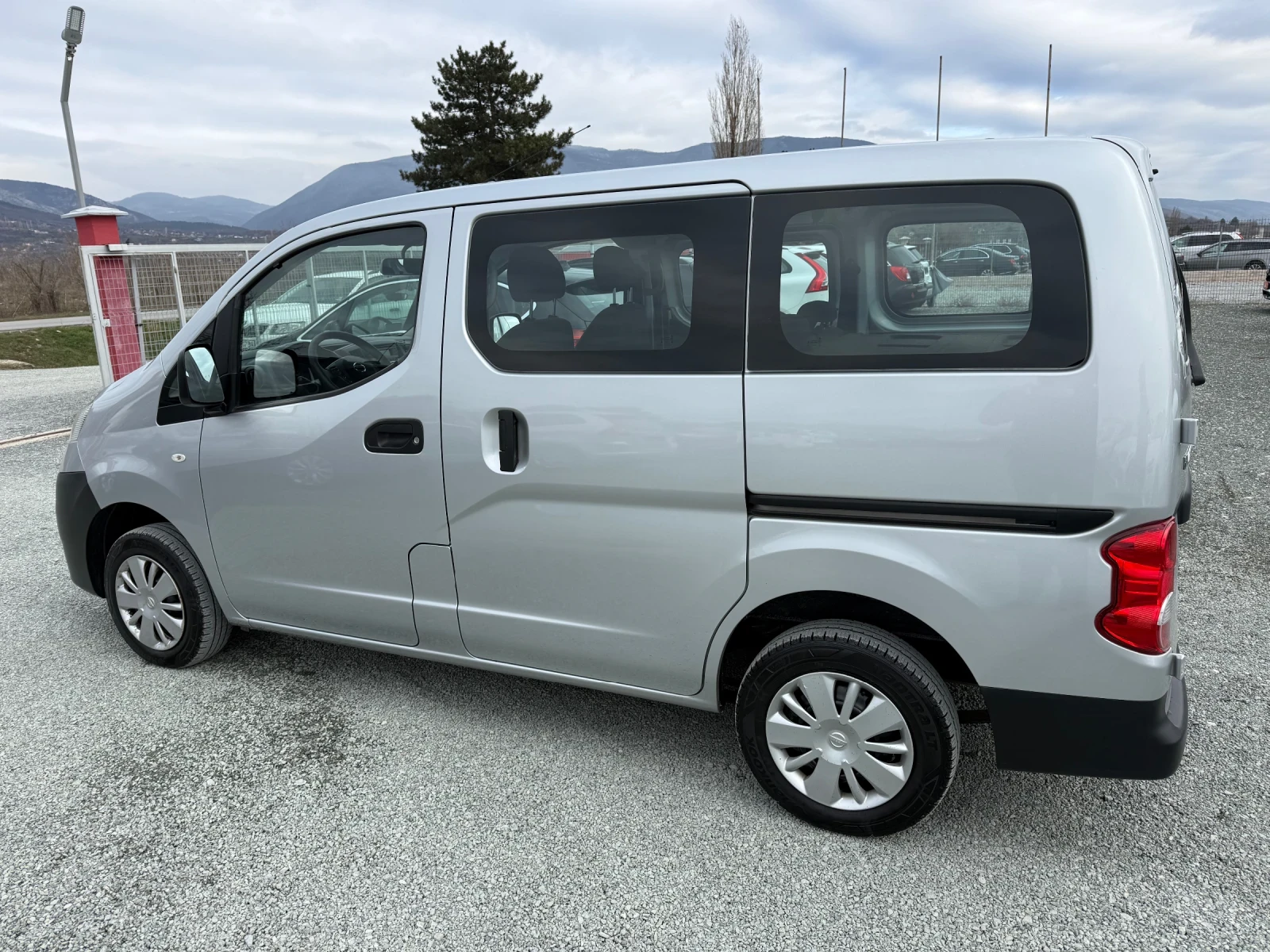 Nissan NV200 (KATO НОВА) - изображение 9