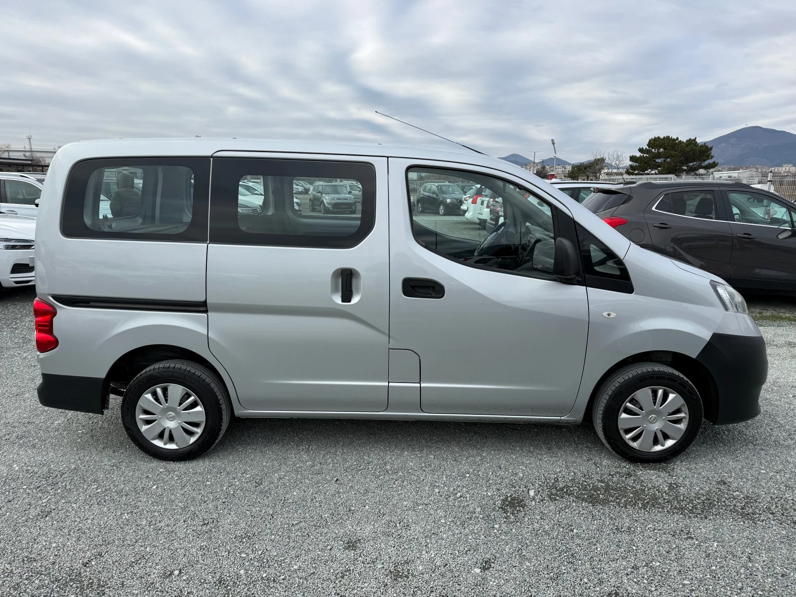 Nissan NV200 (KATO НОВА) - изображение 4