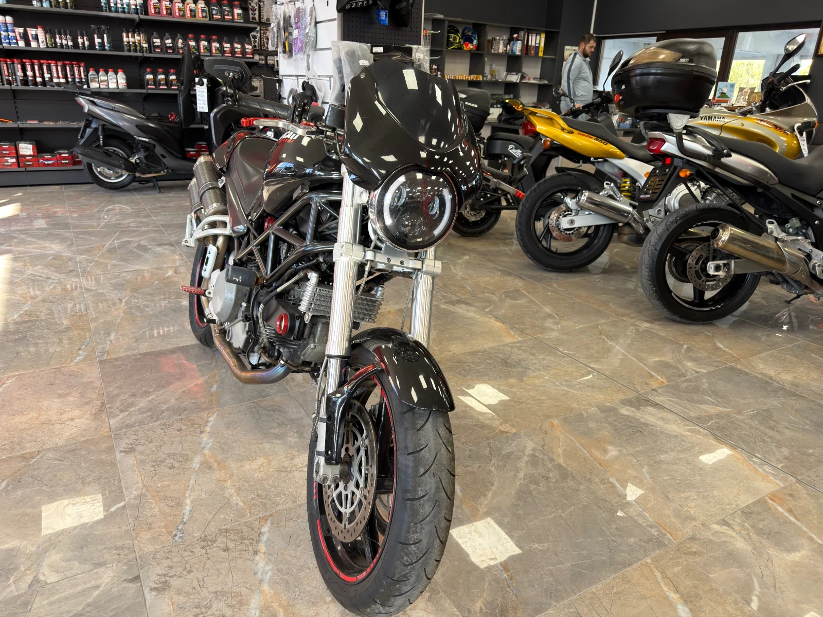 Ducati Monster SR2 800