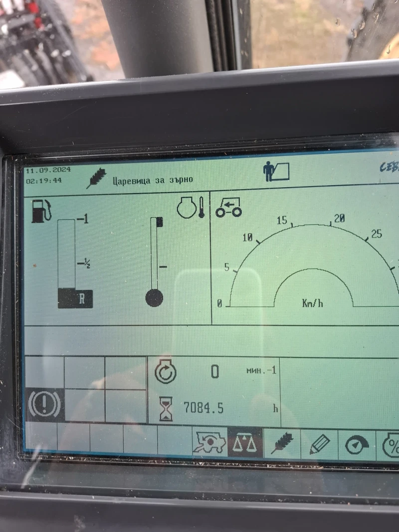 Комбайн Claas Lexion 540, снимка 12 - Селскостопанска техника - 52091677
